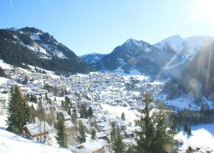 For 3 People With Balcony Apartament Châtel