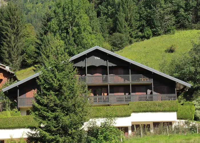 For 3 People With Balcony Châtel